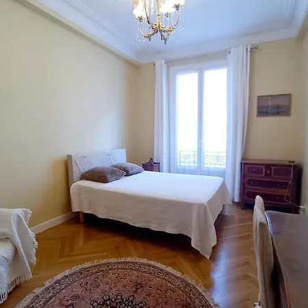 Large Bright In The Heart Of Appartement