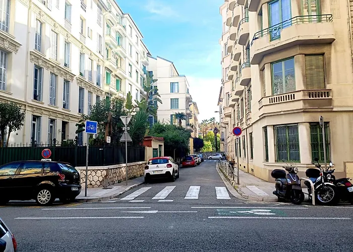 Large Bright In The Heart Of Appartement Nice
